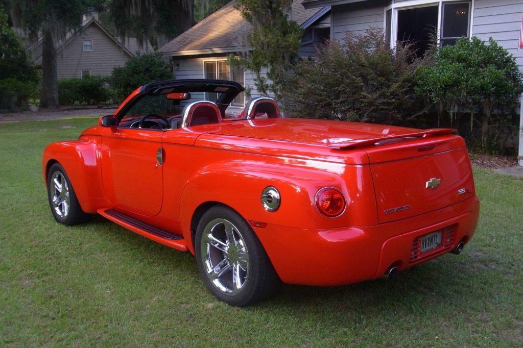 well maintained 2004 Chevrolet SSR custom