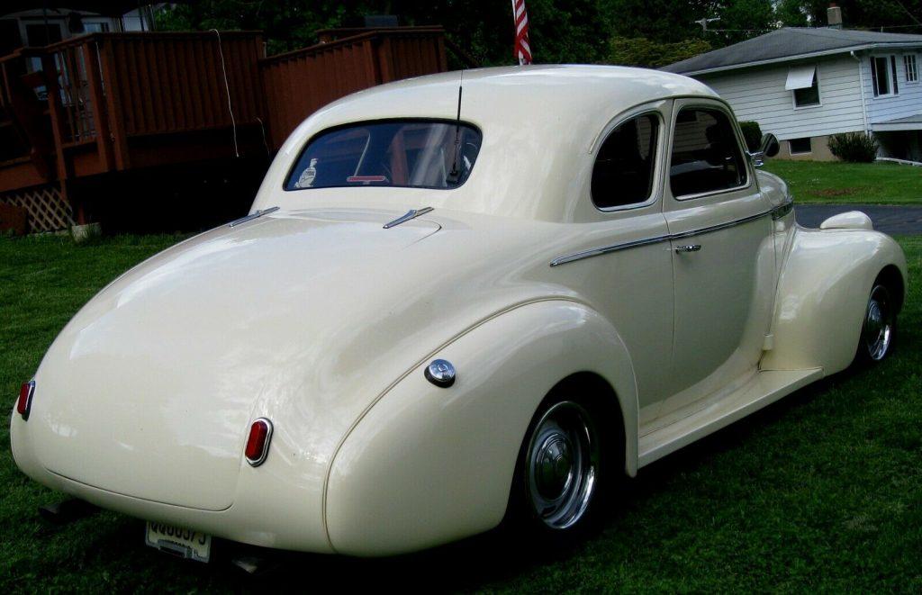 ivory beauty 1940 Coupe Super Deluxe Steel custom