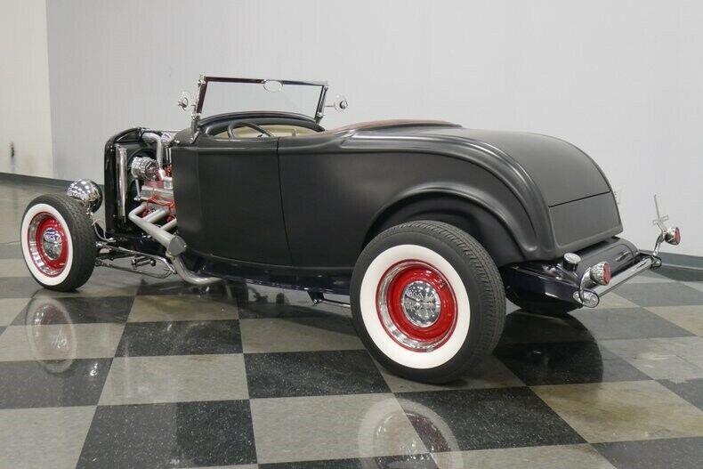 classic vintage 1932 Ford roadster custom