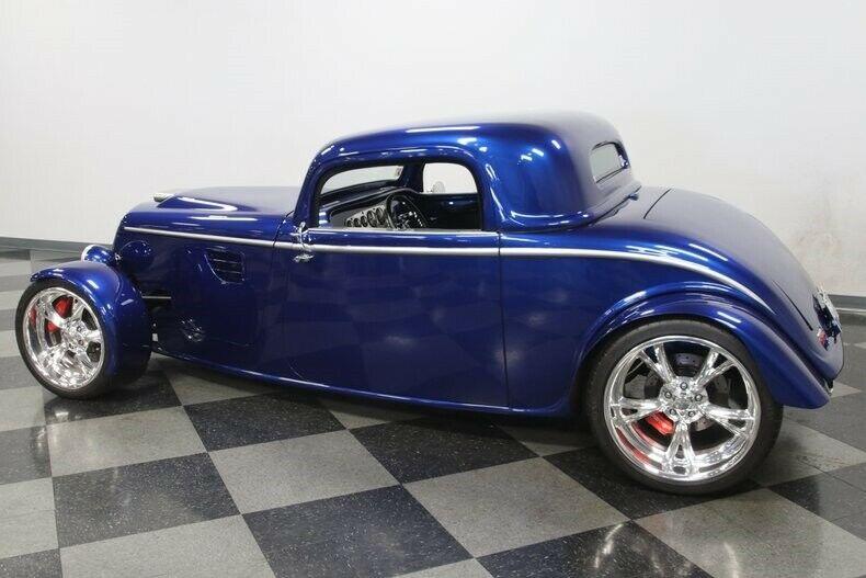 strong 1933 Ford Roadster custom