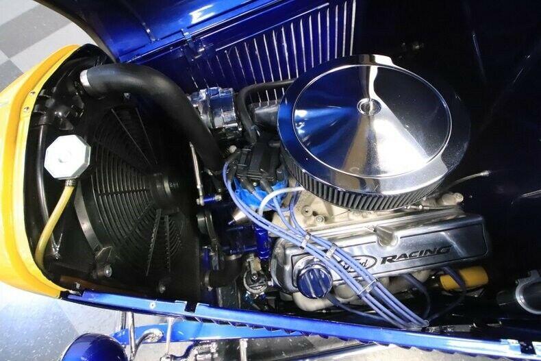 fuel injected 1932 Ford Roadster custom