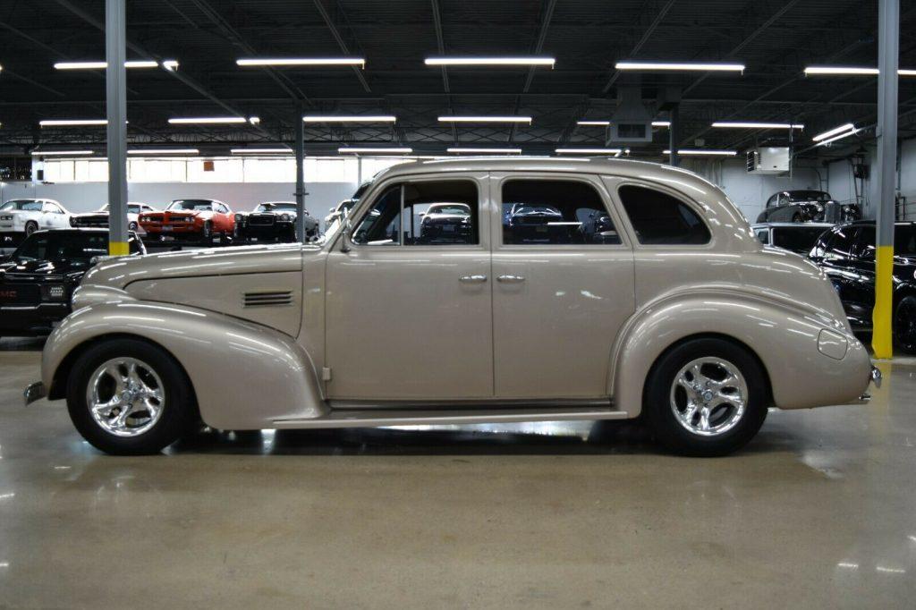 comfortable 1939 Pontiac Silver Streak custom
