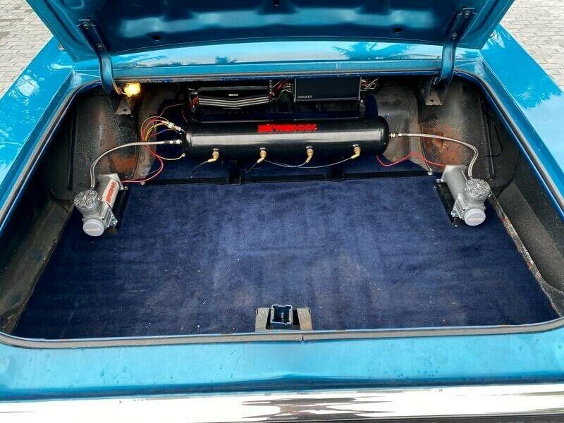 1970 Pontiac Bonneville Custom [bagged badass]