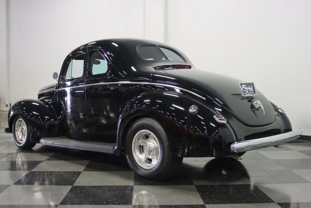 1940 Ford Deluxe Coupe custom [no radical modifications]