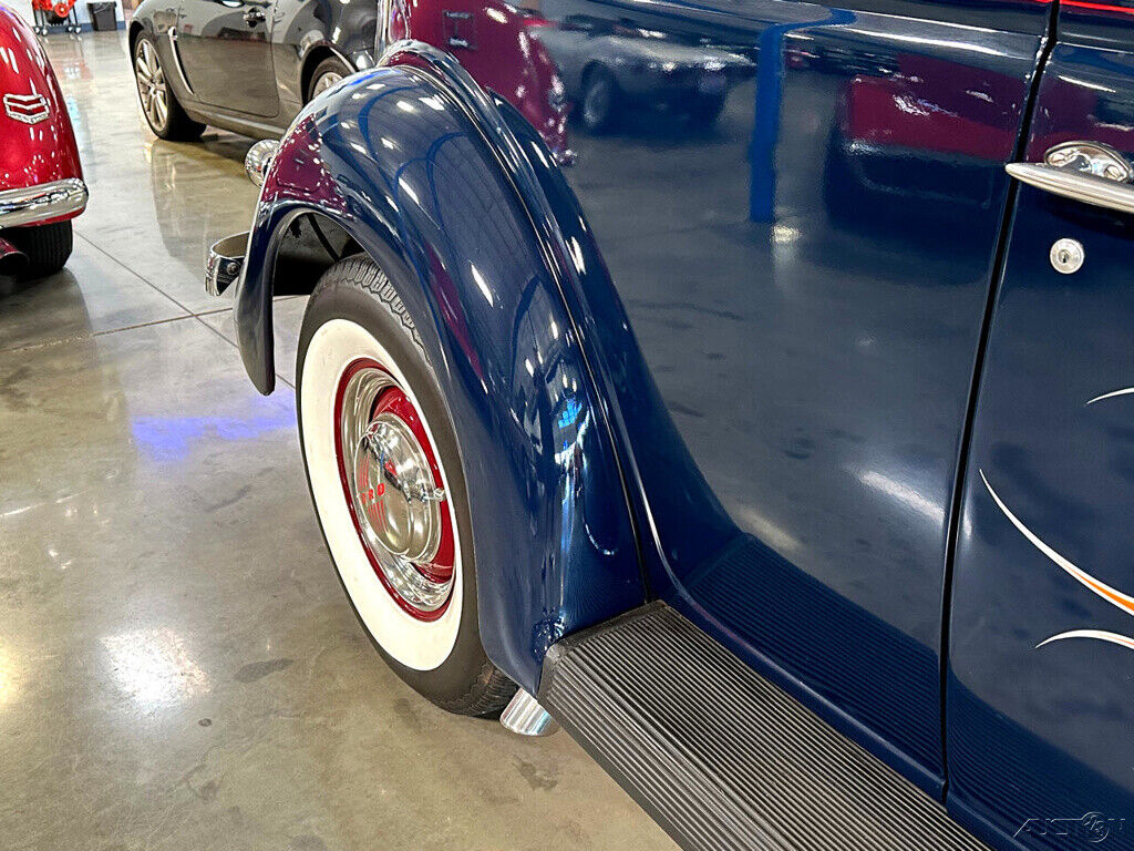 1935 Ford Sedan Slantback