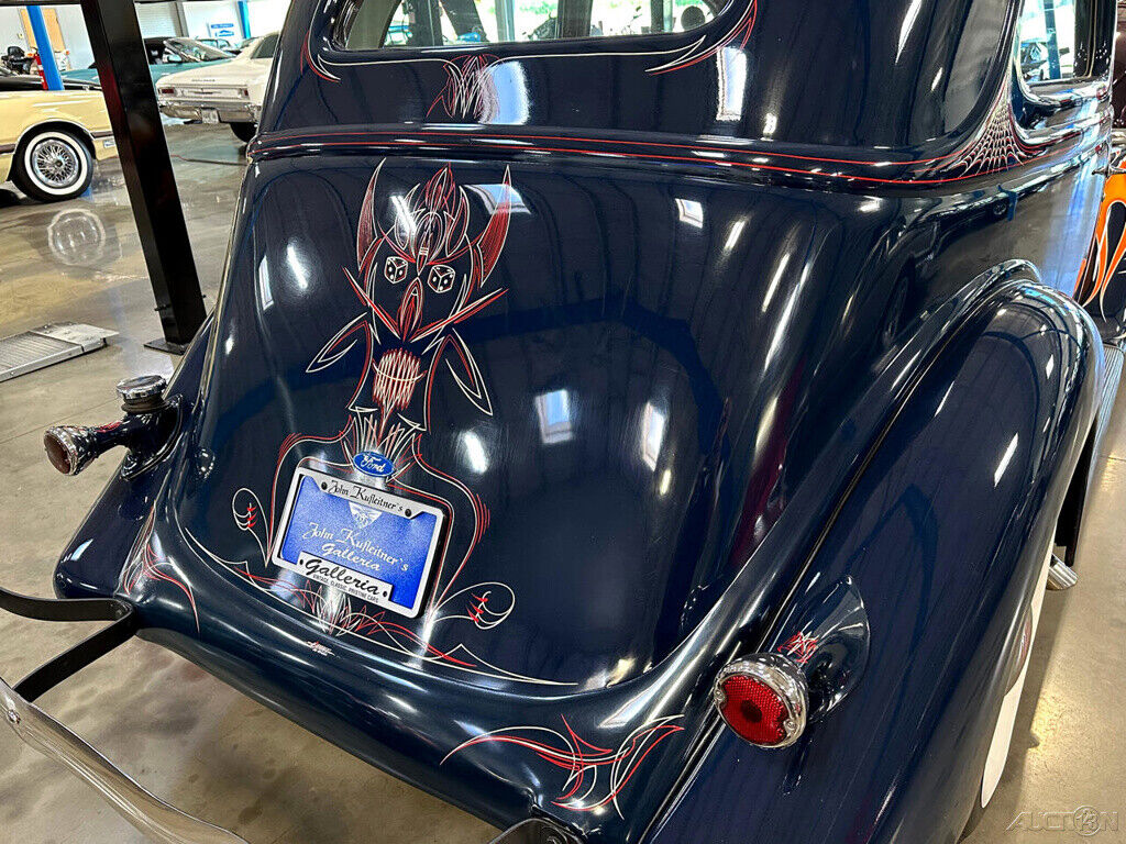 1935 Ford Sedan Slantback
