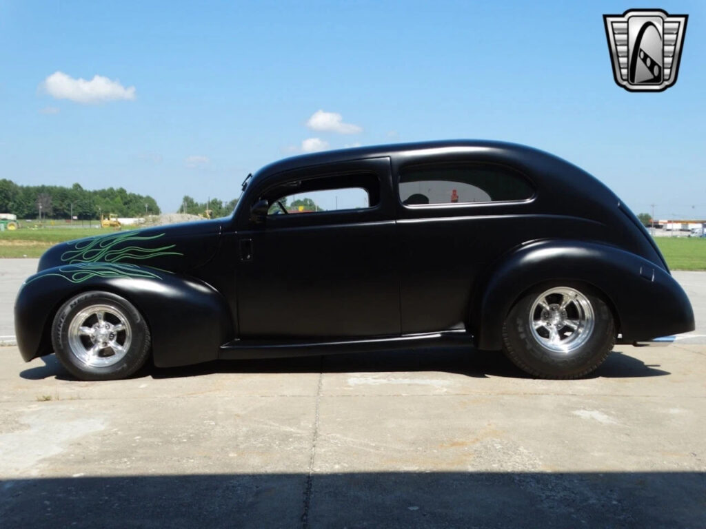Black 1939 Ford Deluxe Coupe 351 V8 350