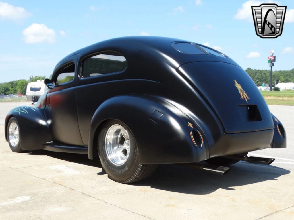 Black 1939 Ford Deluxe Coupe 351 V8 350