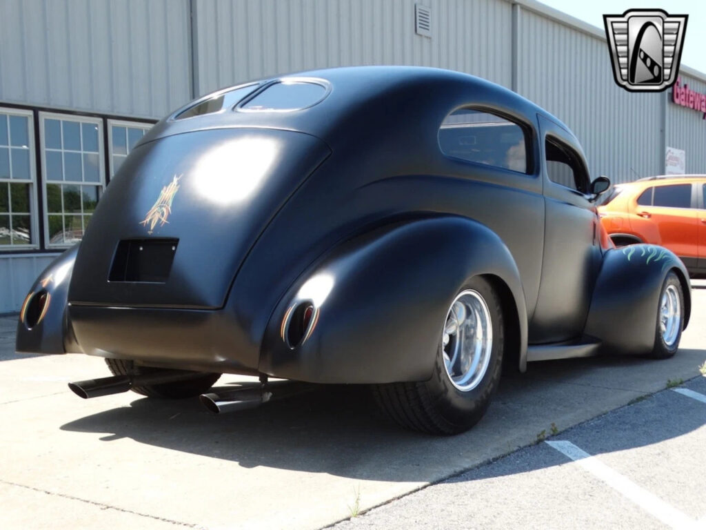 Black 1939 Ford Deluxe Coupe 351 V8 350